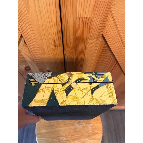 LA BELLE Hand Painted ART DECORATED LACQUER Wood BOX Egyptian Theme - Picture 3 of 8